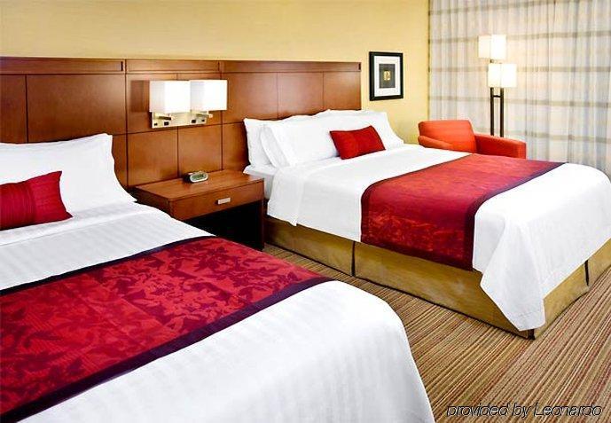 Courtyard By Marriott Pittsburgh Airport Hotel Coraopolis Kamer foto