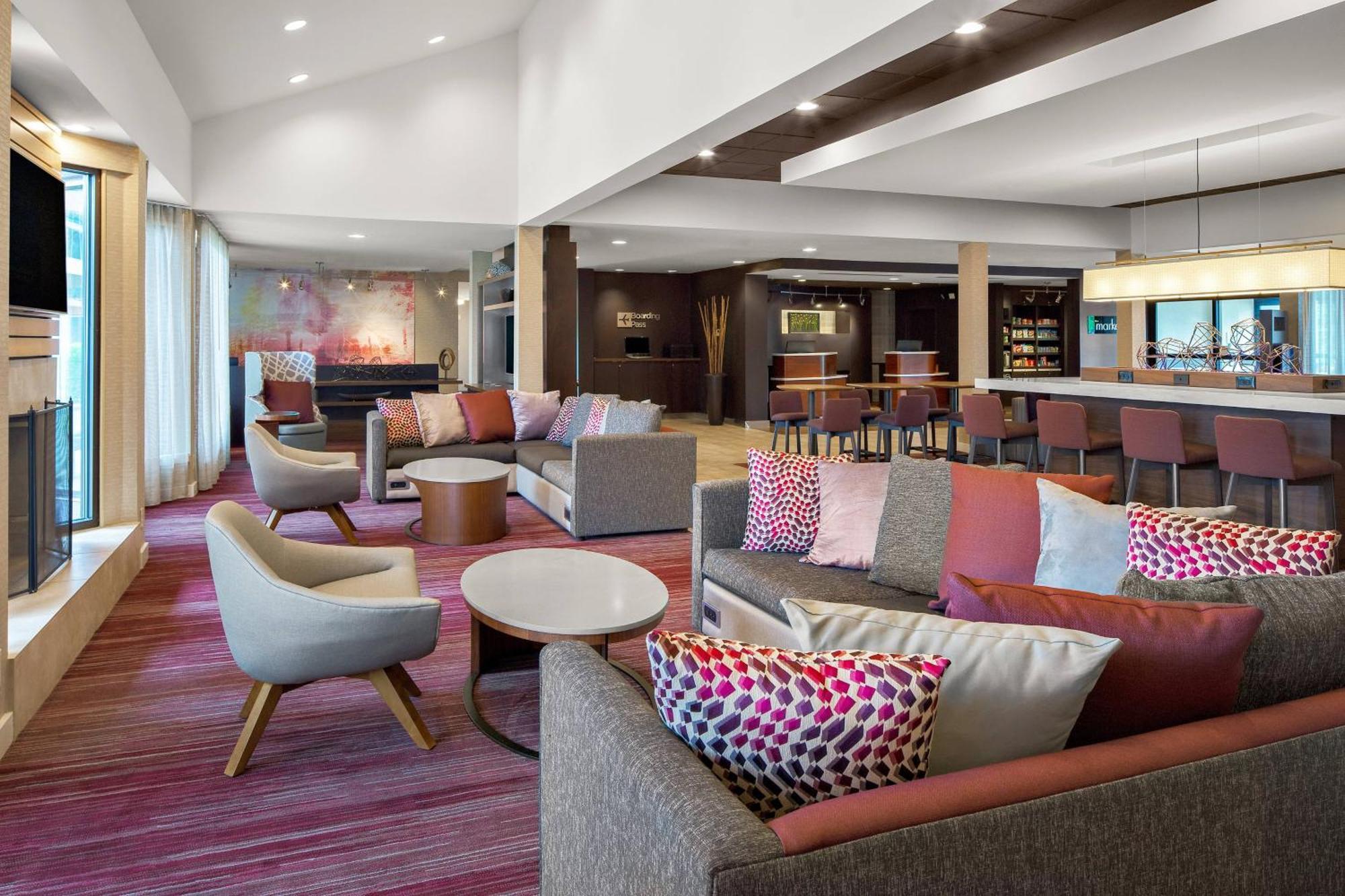 Courtyard By Marriott Pittsburgh Airport Hotel Coraopolis Buitenkant foto