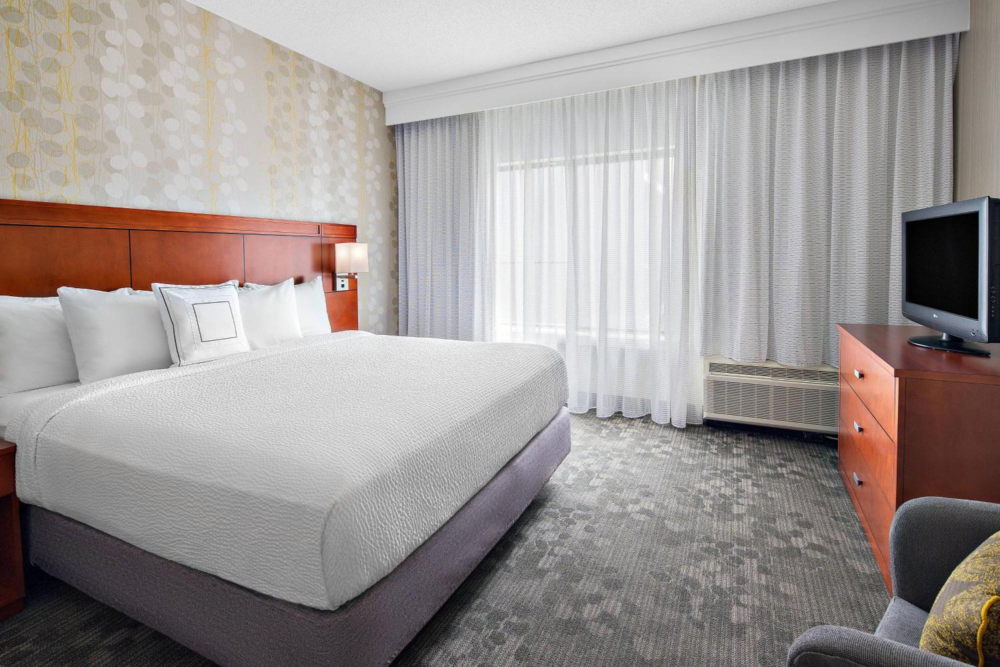 Courtyard By Marriott Pittsburgh Airport Hotel Coraopolis Buitenkant foto