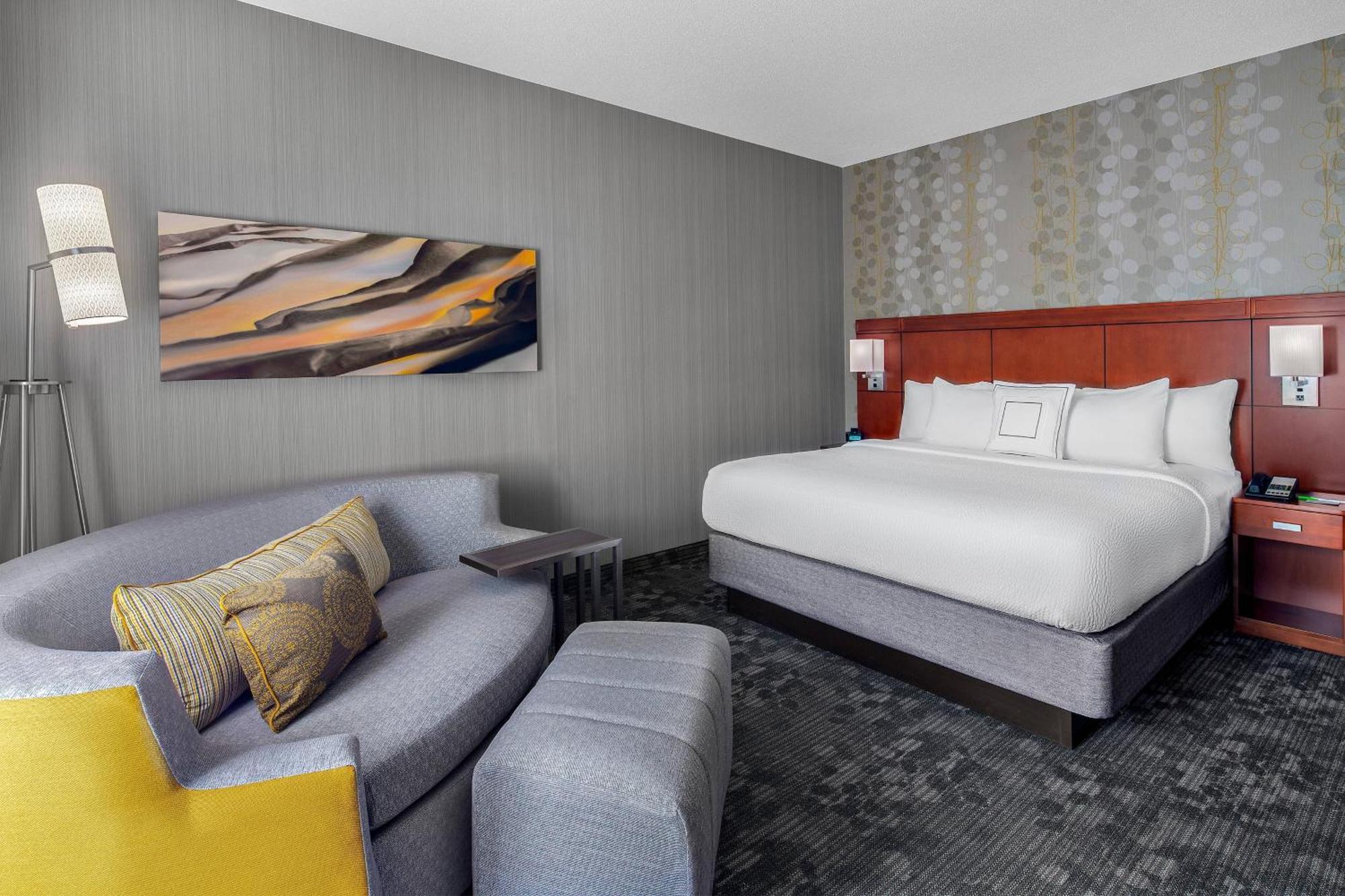 Courtyard By Marriott Pittsburgh Airport Hotel Coraopolis Buitenkant foto
