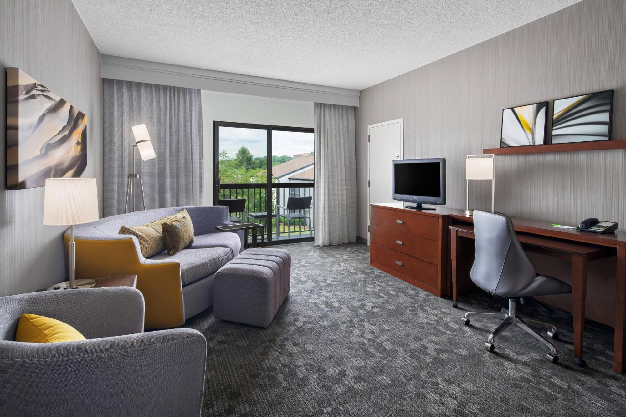 Courtyard By Marriott Pittsburgh Airport Hotel Coraopolis Buitenkant foto