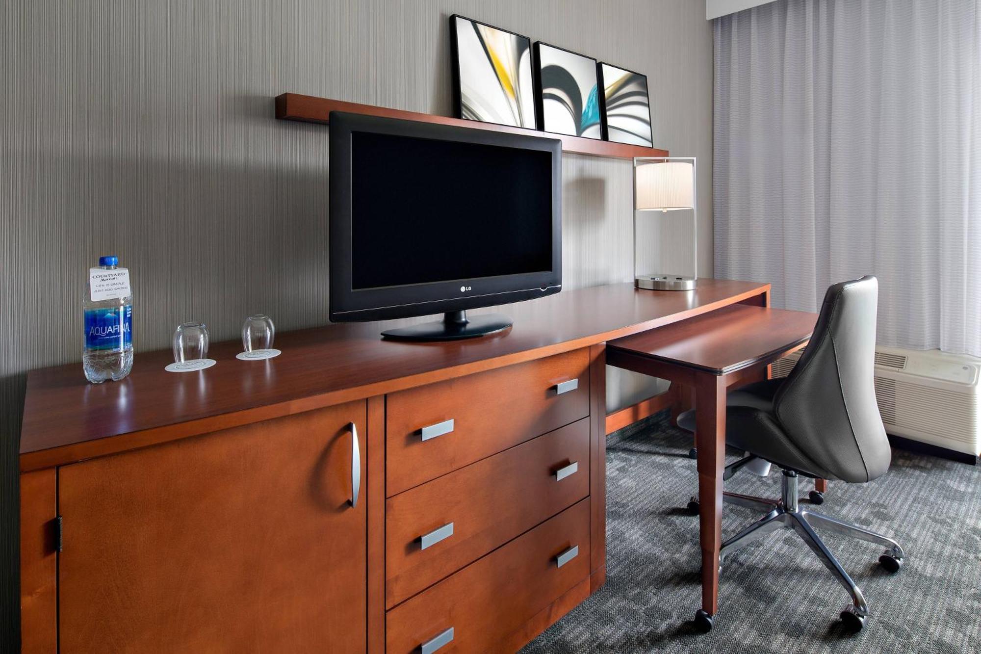 Courtyard By Marriott Pittsburgh Airport Hotel Coraopolis Buitenkant foto