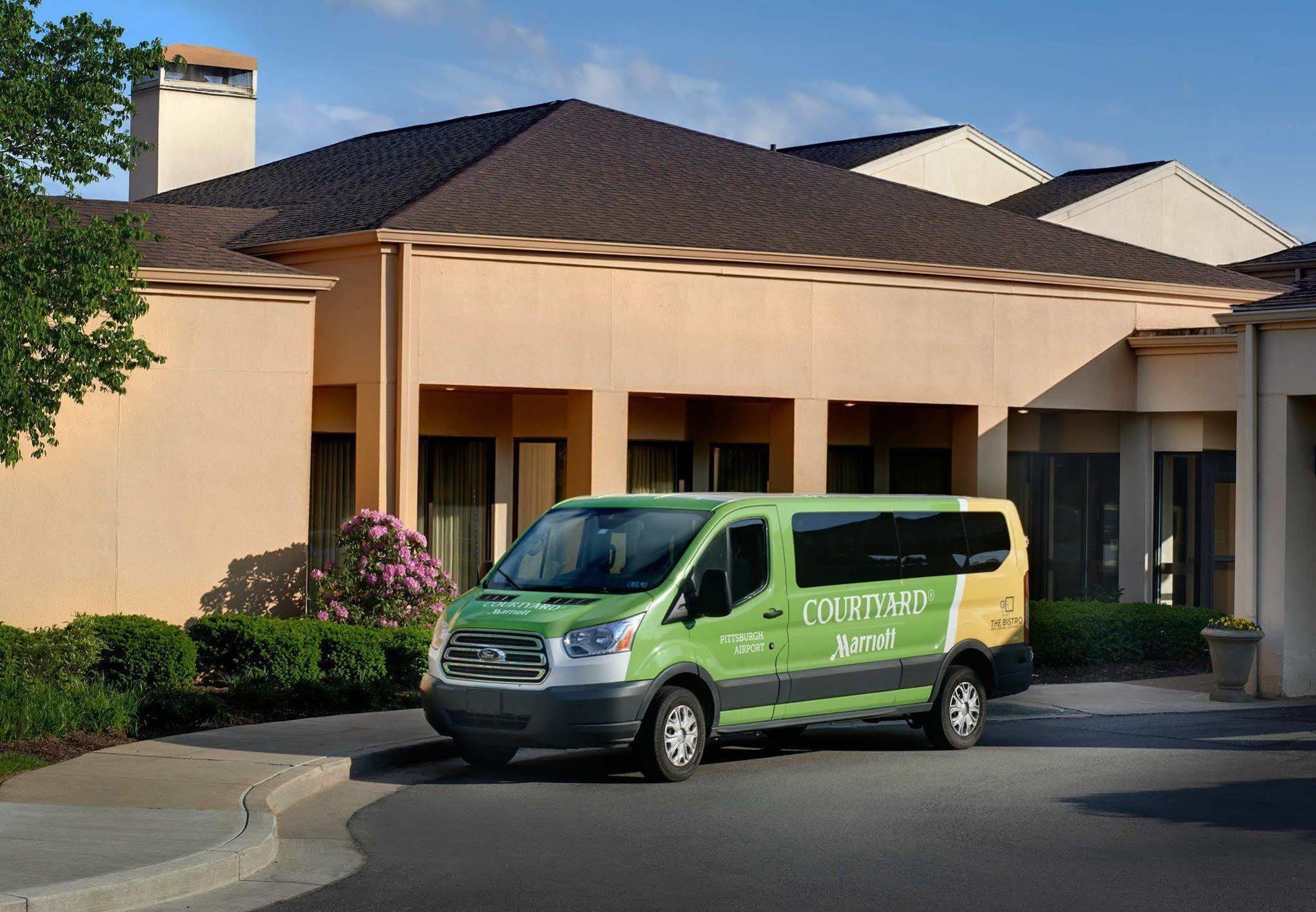 Courtyard By Marriott Pittsburgh Airport Hotel Coraopolis Buitenkant foto