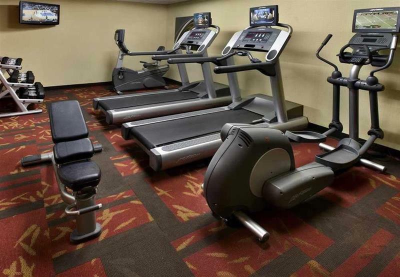 Courtyard By Marriott Pittsburgh Airport Hotel Coraopolis Buitenkant foto