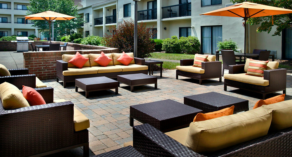 Courtyard By Marriott Pittsburgh Airport Hotel Coraopolis Buitenkant foto