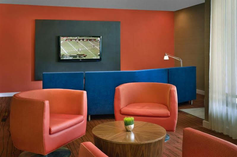 Courtyard By Marriott Pittsburgh Airport Hotel Coraopolis Buitenkant foto