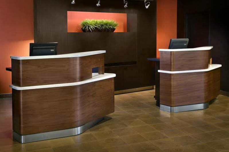 Courtyard By Marriott Pittsburgh Airport Hotel Coraopolis Buitenkant foto
