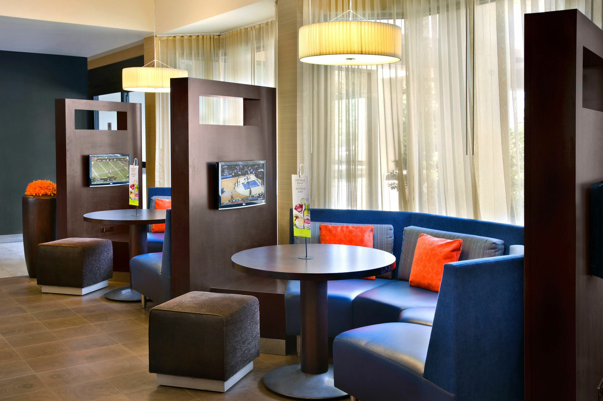 Courtyard By Marriott Pittsburgh Airport Hotel Coraopolis Buitenkant foto
